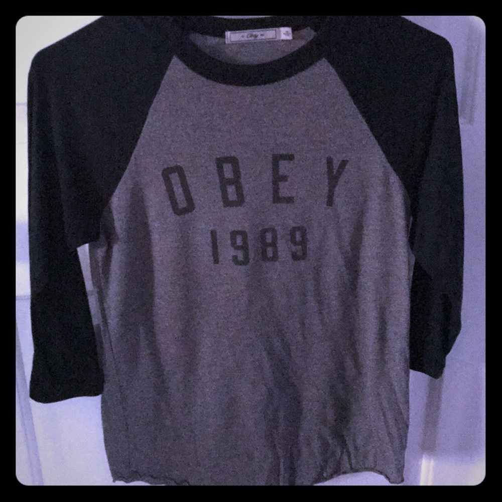 SM Obey baseball tee